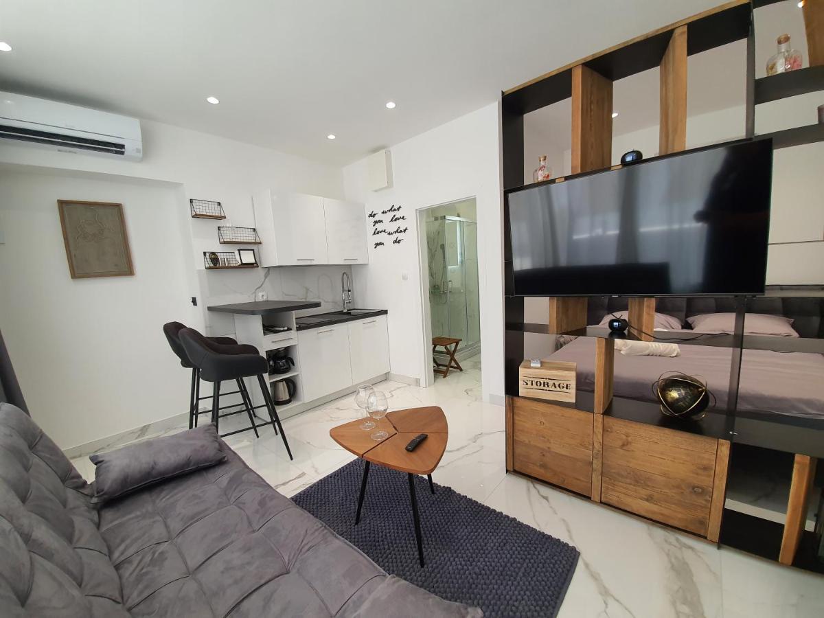 Apartmani Lavin Malinska Exteriör bild