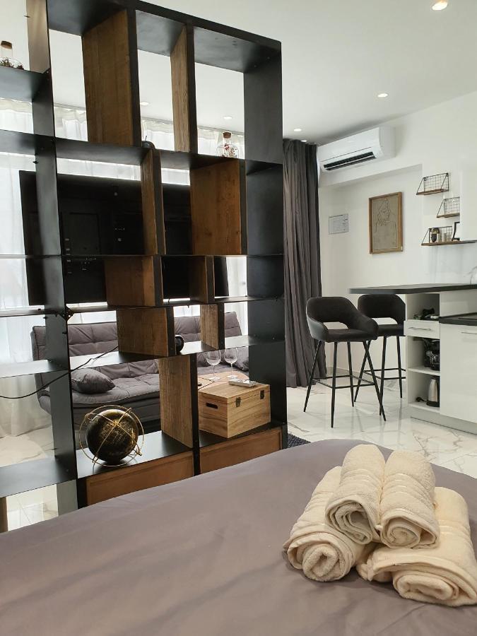 Apartmani Lavin Malinska Exteriör bild