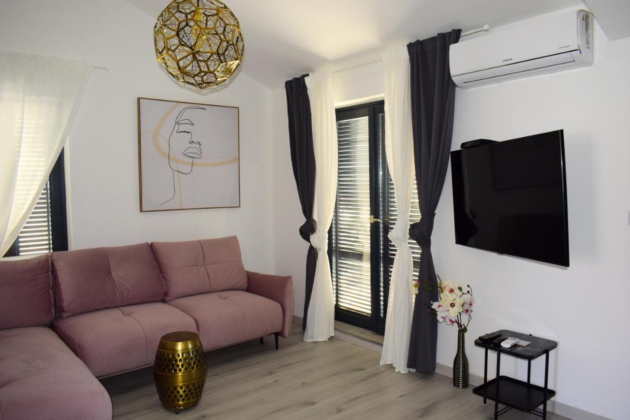 Apartmani Lavin Malinska Exteriör bild