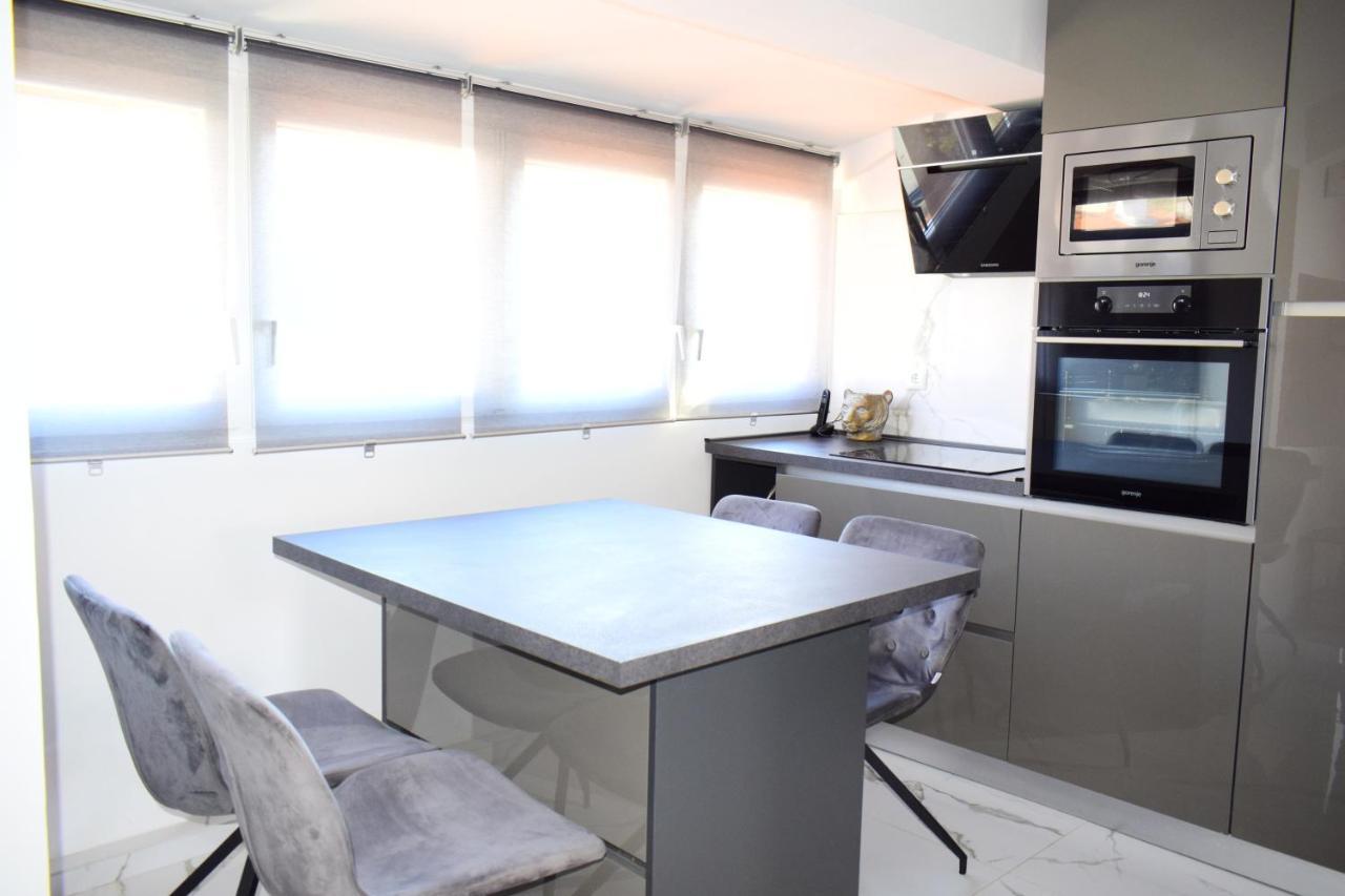 Apartmani Lavin Malinska Exteriör bild